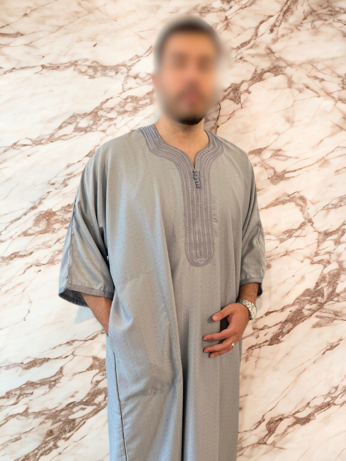 Gandoura/Qamis Homme Gris Argent - Artisanat Traditionnel en Coton de Qualité Supérieure